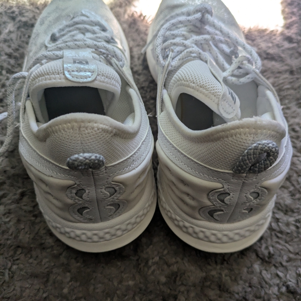 Under Armour Harper 8 Men 8.5 Turf baseball training shoes in white 032026 - Picture 7 of 8